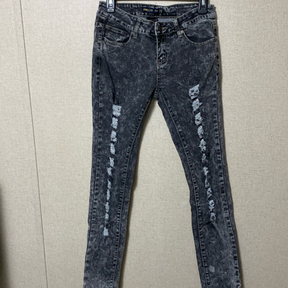 Super stylish black stoned washed jeans by Love Culture size 7